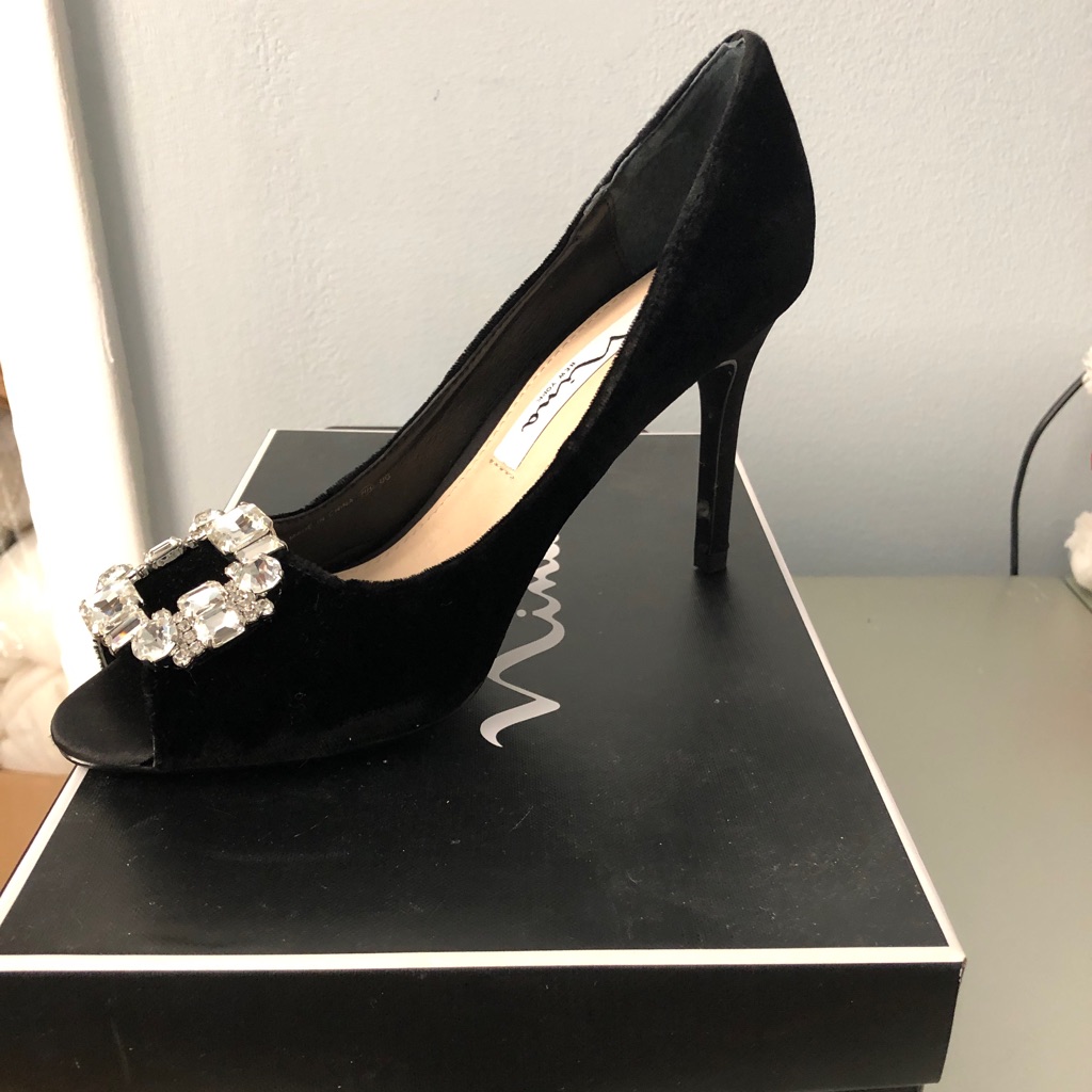 Nina Reign Black Knight Velvet Peep Toe Pump Brand New